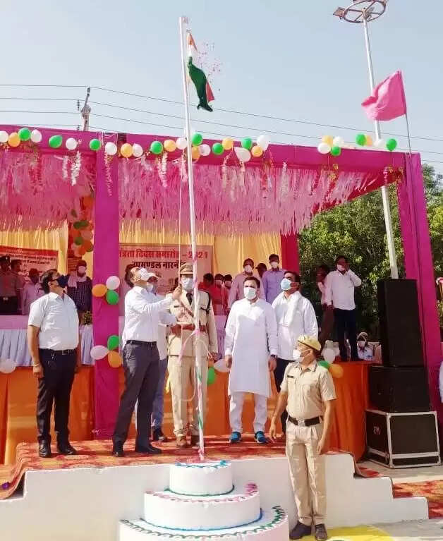 नारनौंद में धूमधाम व हर्षोल्लास के साथ मनाया गया 75वां स्वतंत्रता दिवस समारोह