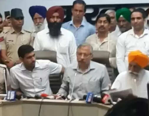 किसान आंदोलन समझौते के क्रेडिट के लिए झींडा और चढूनी में टकराव, चढूनी बोले हीरो बनना चाहता है झींडा