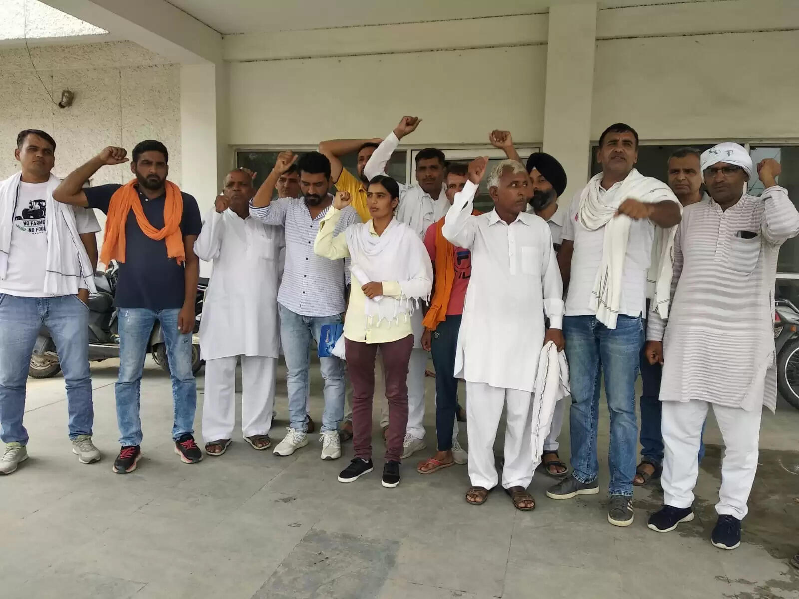 15 अगस्त को किसान निकालेंगे ट्रैक्टर तिरंगा यात्रा, जिले में किसी भी राजनेता द्वारा राष्ट्रीय ध्वज फहराया तो करेंगे विरोध