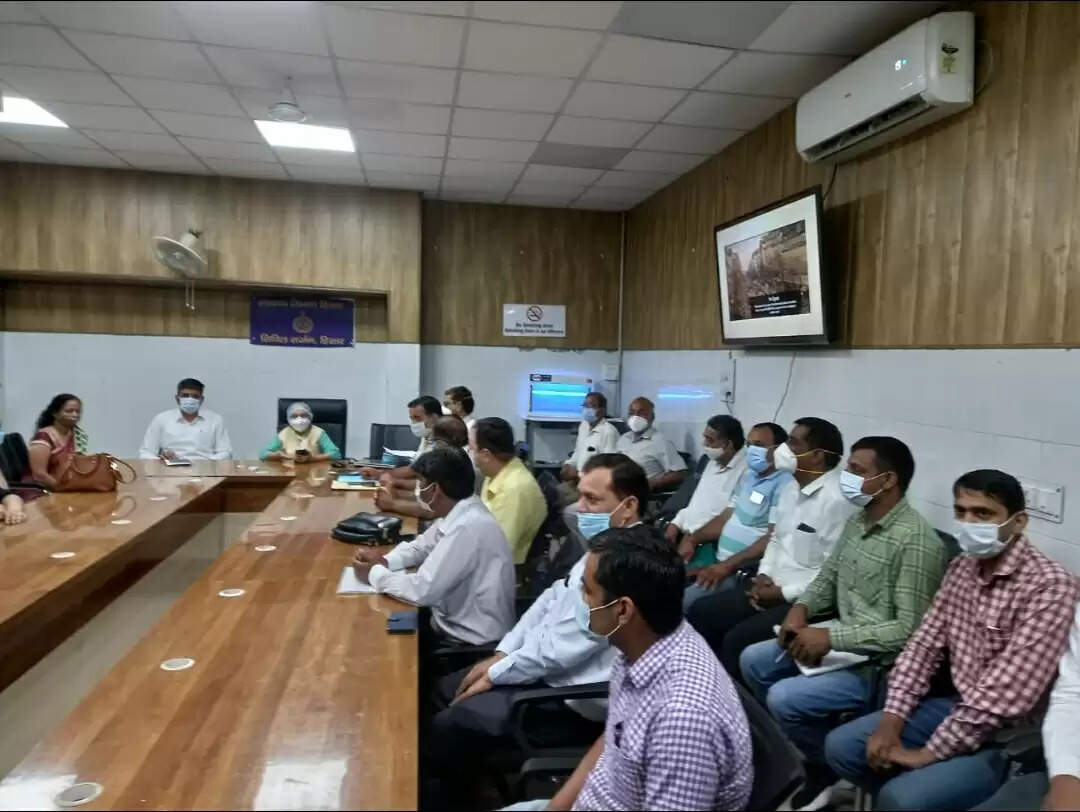 फार्मेसी ऑफिसर स्वास्थ्य विभाग की रीढ़, निभाते रहें दायित्व : सिविल सर्जन