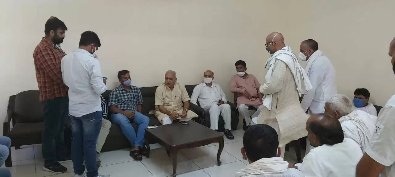 किसानों को पर्याप्त सिंचाई जल उपलब्ध करवाना सुनिश्चित करें सिंचाई विभाग के अधिकारी:  डिप्टी स्पीकर रणबीर गंगवा