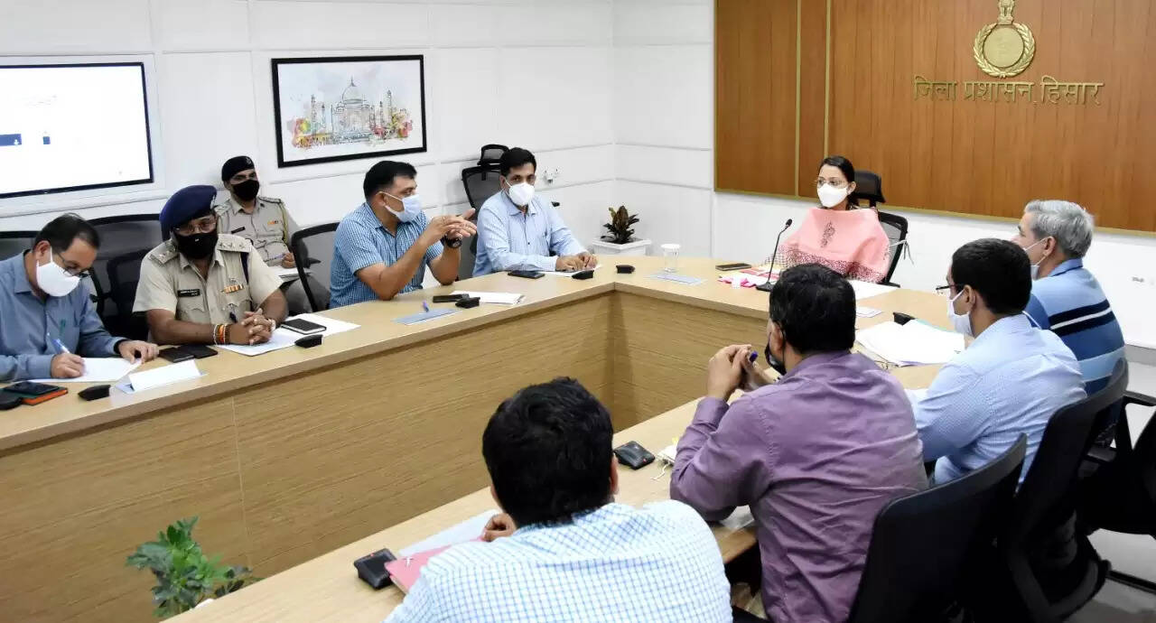 सहकारी समितियां जल्द रिकॉर्ड नगर योजनाकार कार्यालय में उपलब्ध करवाएं: डीसी