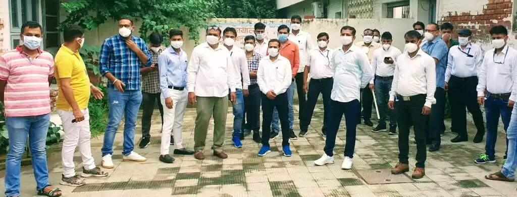 एक सप्ताह में वेतन नहीं मिला तो एमपीएचडब्ल्यू करेंगे शहर में प्रदर्शन
