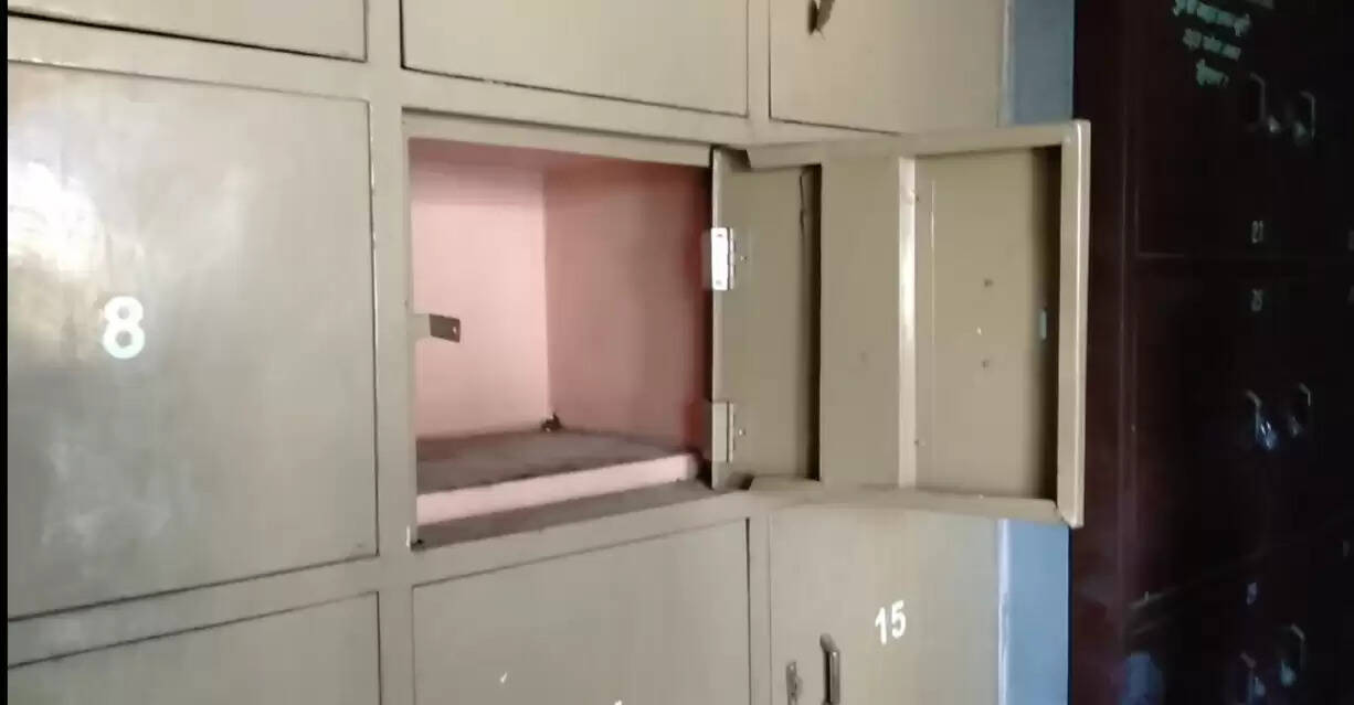 श्मशान घाट के लॉकर से अस्थियां चोरी, आरोपित ने ताला तोड़ दिया वारदात को अंजाम