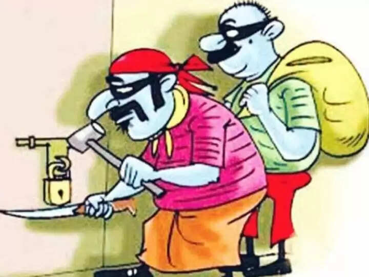 न्योली कलां गांव के सरकारी स्कूल से दो एजुसेट चोरी कर ले गए चोर