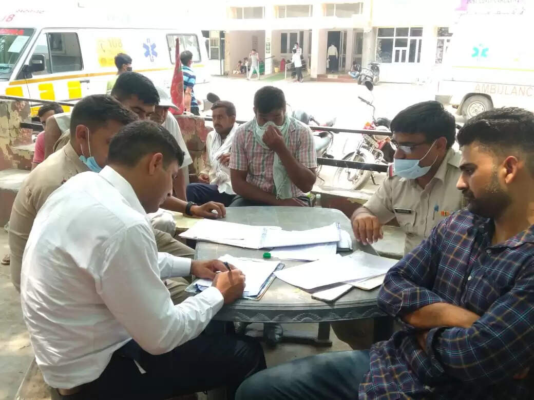 परिजन कर रहे थे शव के अंतिम संस्कार की तैयारी, श्मशान घाट पहुंच कर पुलिस ने शव को कब्जे में लिया