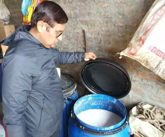 हरियाणा के किसान का अनोखा कमाल, दही-गुड़ से बनाया देसी स्प्रे, 30 प्रतिशत बढ़ा उत्पादन