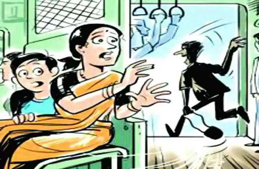 महिला एसआई का बैग काटकर लाखों की नकदी और हीरो का हार चोरी