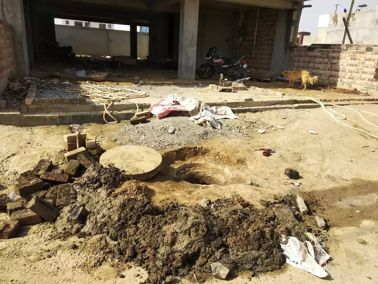 हिसार में सीवरेज की सफाई करते समय मिला कंकाल