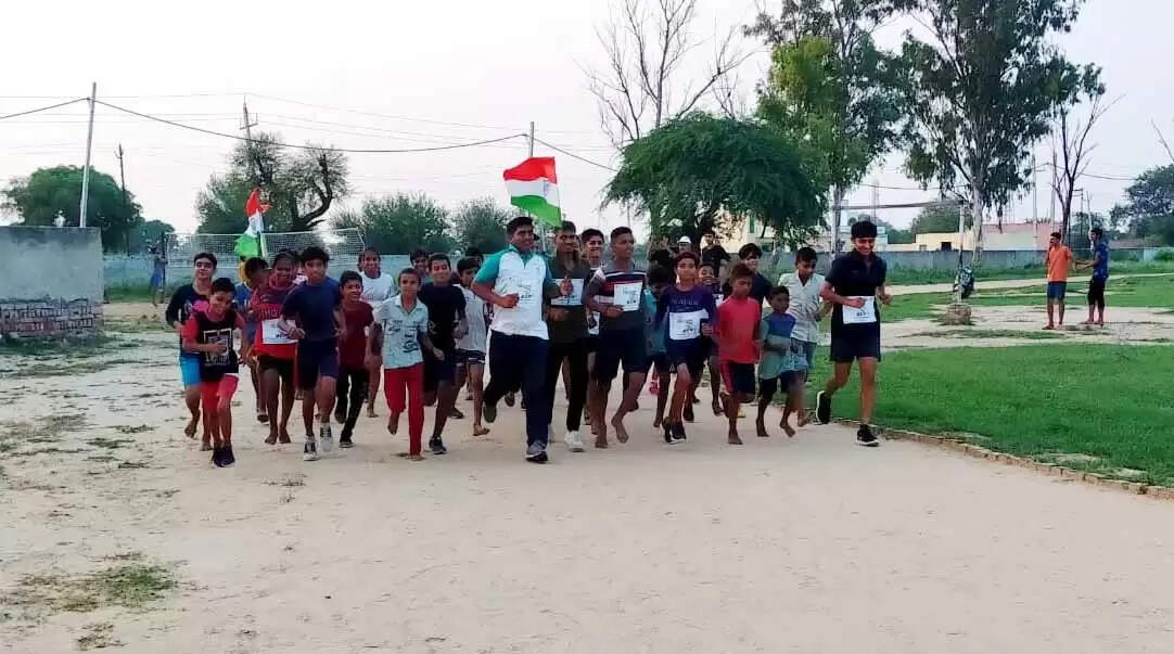 गांव खरड़ अलीपुर में फिट इंडिया-फ्रीडम मूवमेंट कार्यक्रम में बच्चों ने दिखाया दमखम