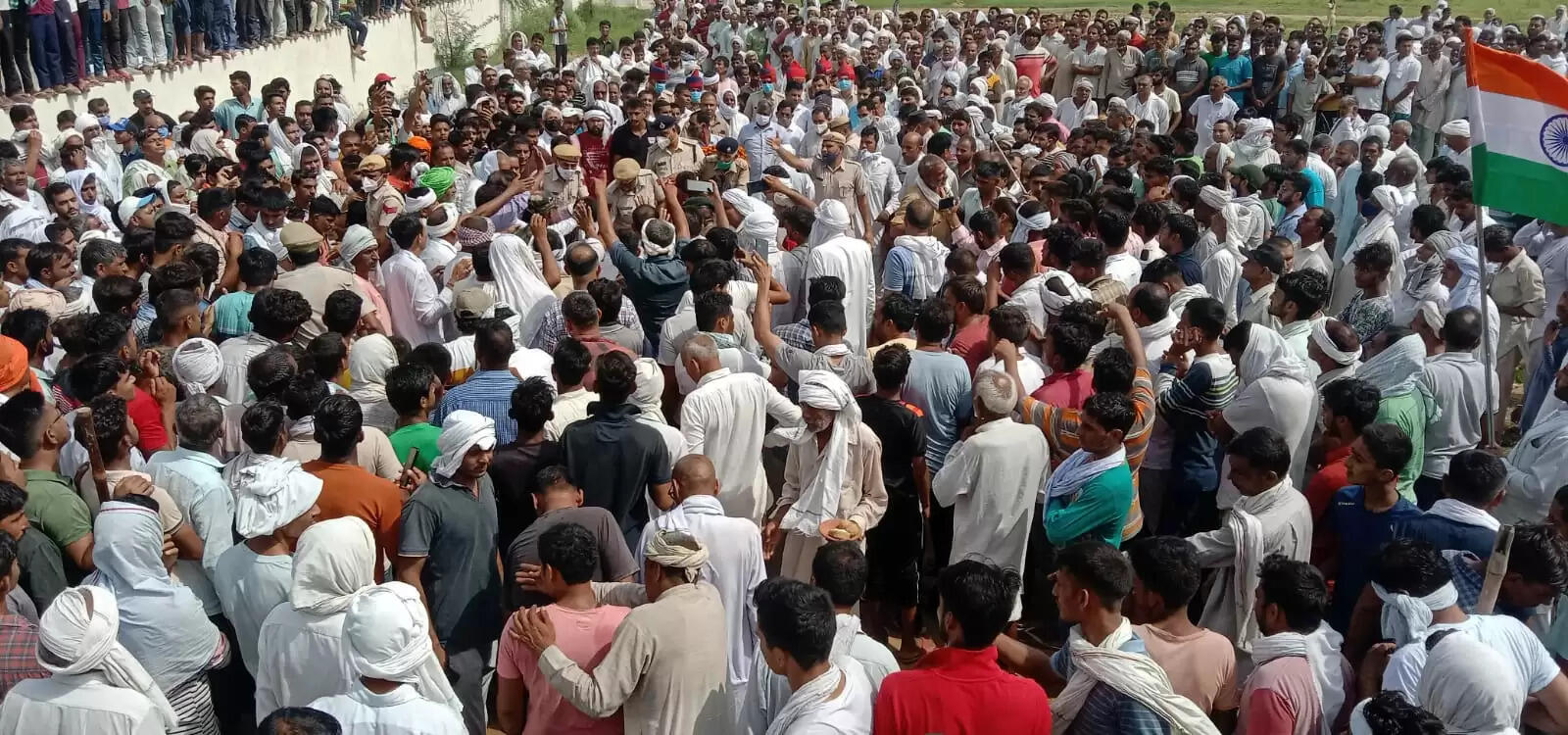 शहीद सुरेंद्र कालीरामण का राजकीय सम्मान के साथ किया अंतिम संस्कार