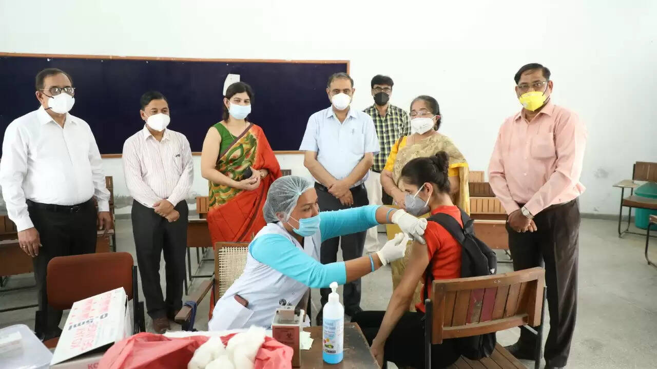 कोरोना से जंग जीतने के लिए प्रयास जारी : प्रोफेसर बी.आर. काम्बोज