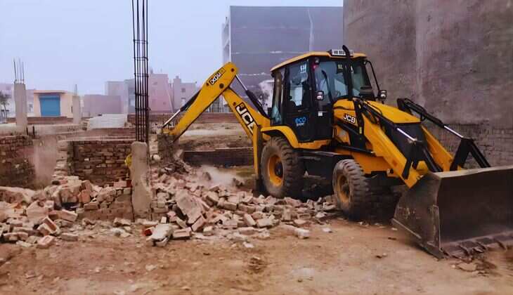 Haryana News : हरियाणा में अवैध कॉलोनियों की खैर नहीं, अब 13 एकड़ भूमि पर चला पीला पंजा