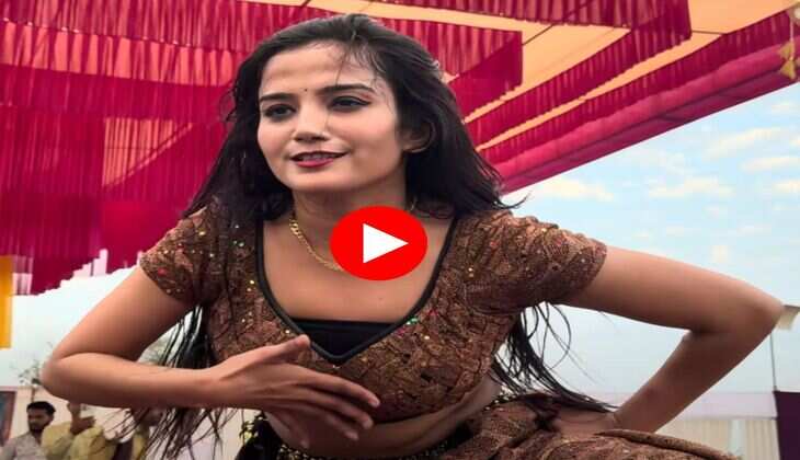 Komal Rangili Dance : कोमल रंगीली ने स्टेज पर किया ऐसा बेधड़क डांस, कातिलाना अंदाज पर फैंस हुए फिदा