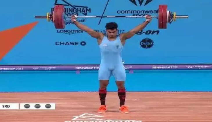 Success Story : गरीबी में भूखे पेट भी पड़ा सोना, मां ने फटी साड़ी में लपेटे दिखाए मेडल