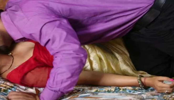 Devar Bhabhi Story: कमरे में अकेली भाभी को देख देवर ने नियत हुई खराब, बीच में आया भाई तो फोड़ा सिर