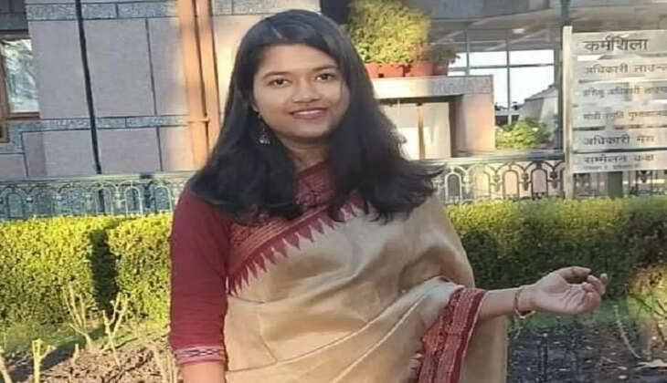 IAS Simi Karan : सबसे कम उम्र की बनी IAS Simi ने बताए सफलता के राज