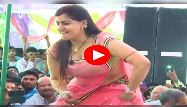 Haryanvi Dance : साड़ी में मोनिका चौधरी ने लचकाई कमर, धक धक करने लगा युवाओं का दिल