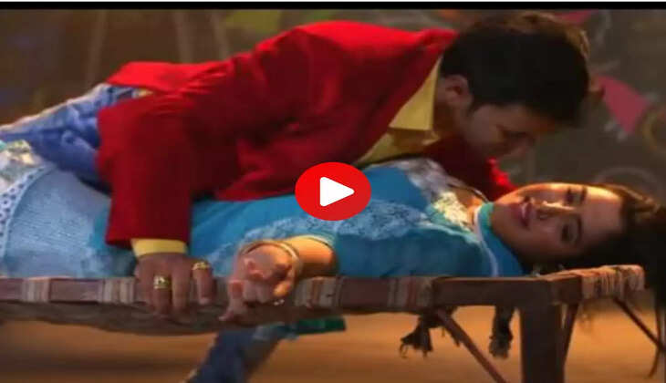 निरहुआ ने Aamrapali Dubey के साथ खेत में किया पलंग तोड़ रोमांस, वीडियो वायरल