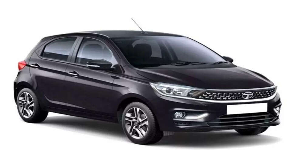 Tata ने अपनी कारों पर खोला जबरदस्त Discount, चेक करें कितने घट गए सभी गाड़ियों के दाम