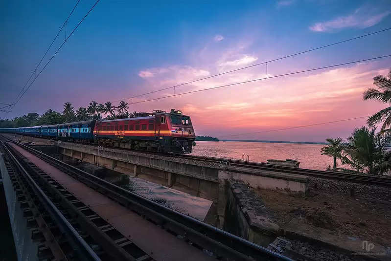 Delhi-Hisar Super Fast Train