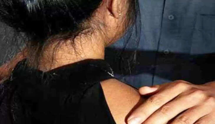 Teacher Student Story : महिला टीचर ने स्टूडेंट के साथ 8 बार बनाए संबंध, फिर बोली-'किसी को मत बताना'