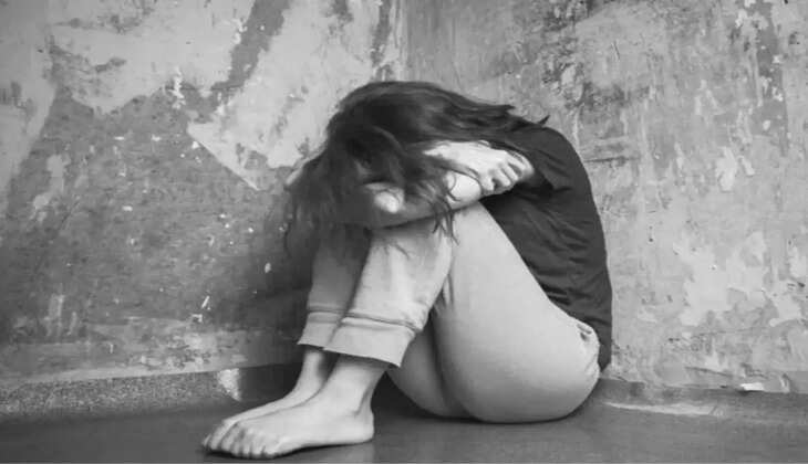 UP News : ट्रेन में टीटीई ने महिला को नशीली दवा पिलाकर बनाए संबंध, जानिये पूरा मामला