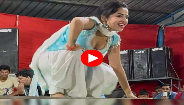 Muskaan Baby ने स्टेज पर उठाया कुर्ता, मच गया बवाल