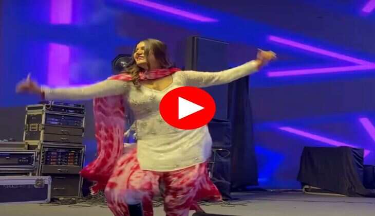 Sapna Chaudhary ने हरियाणवी गाने पर धर धर के मारे ठुमके