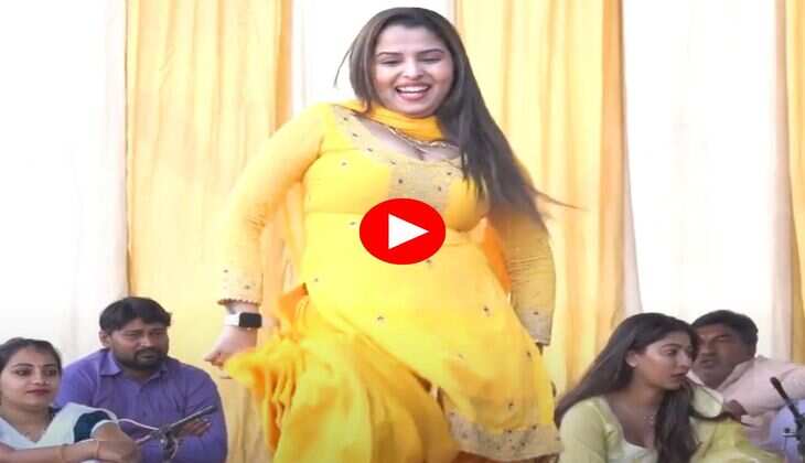 Haryanvi Dance : नाचते हुए मुस्कान बेबी ने उठाया कुर्ता, माहौल हुआ गर्म