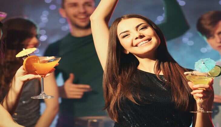 Delhi की इन जगहों की नाइटलाइफ है बेहद रंगीन, लोग सुबह के 4 बजे तक करते हैं एंजॉय