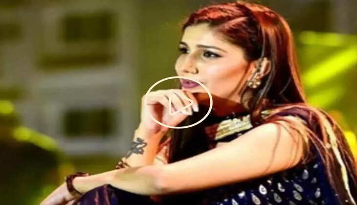 Haryanvi Dancer : सपना चौधरी ने स्टेज पर किया ताबड़तोड़ डांस, वायरल हुआ वीडियो