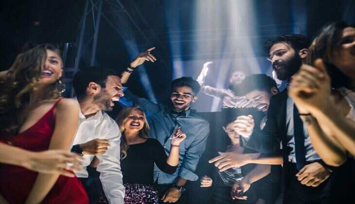 Delhi की ये 5 जगहें रात 10 बजे के बाद रंगीन होती है, विदेशों जैसा होता है माहौल