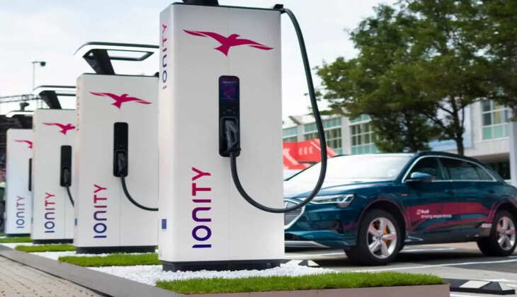 EV : अब इलेक्ट्रिक वाहनों के लिए बड़ी मात्रा में लगने जा रहे चार्जिंग प्वॉइंट, जानिए सरकार का प्लान&nbsp;