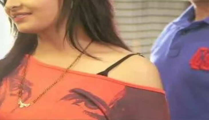 Affair : किरादएदार की बाहों में थी मालकिन, ऊपर से हो गया ये काम