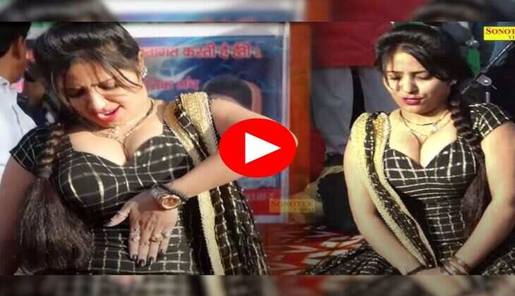 Rachna Tiwari Dance : रचना तिवारी ने स्टेज पर घूम-घूमकर हिलाया बदन, फैंस हुए क्रेजी