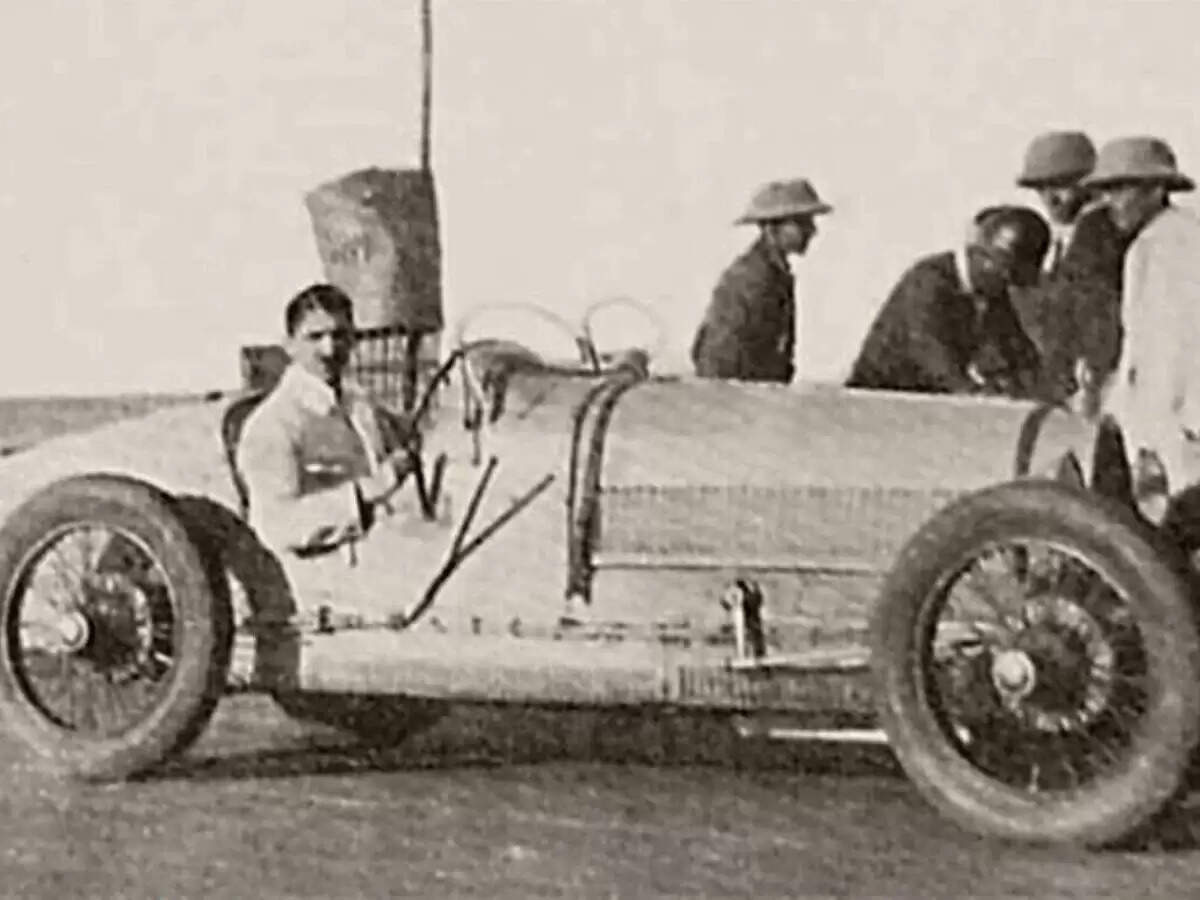 Old Car : इस व्यक्ति ने खरीदी थी भारत में सबसे पहली कार, जानिये नाम