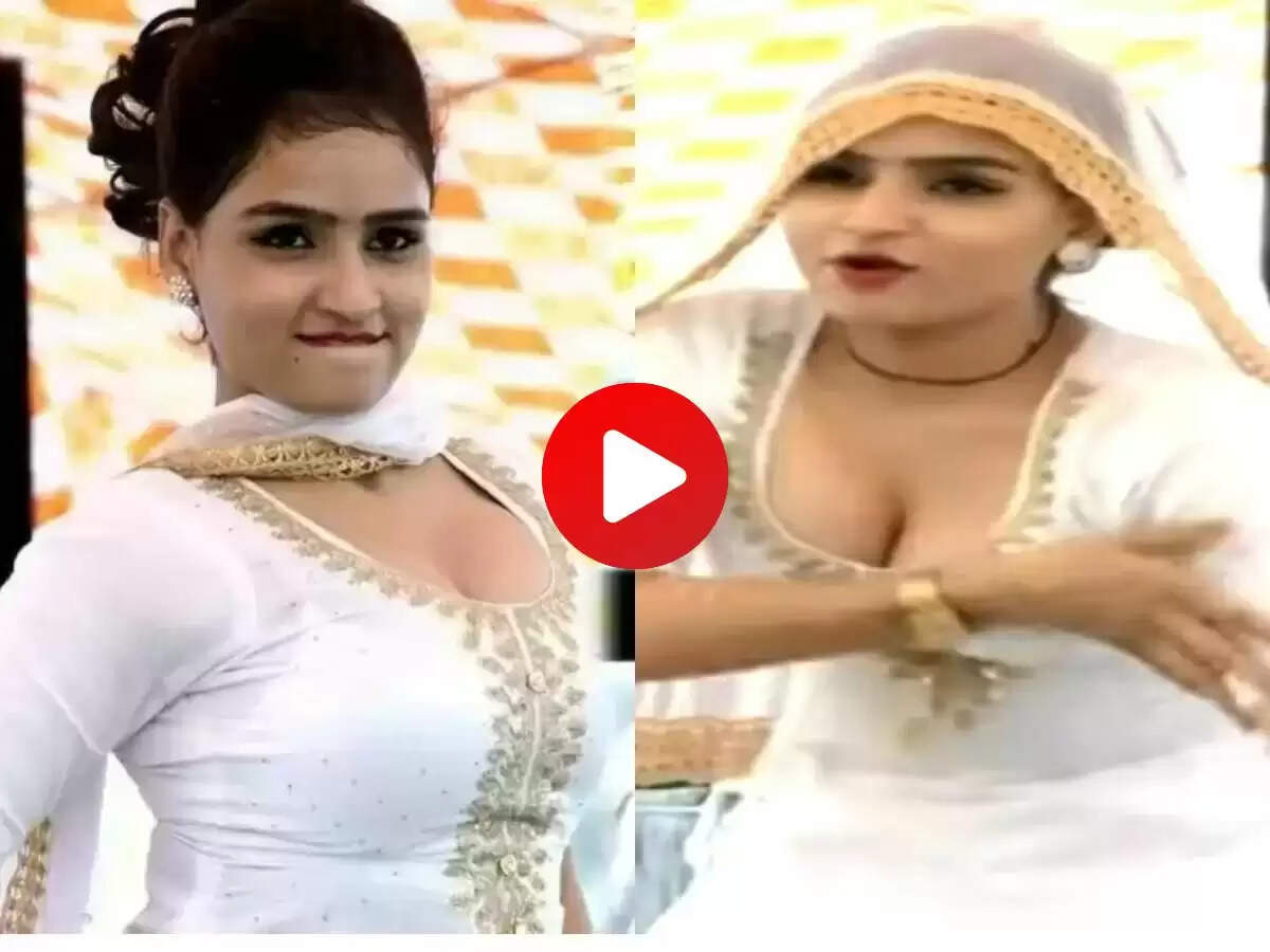 Sanjana Choudhary: हरियाणवी डांसर ने स्टेज पर फैंस को किए ऐसे इशरे, देखें वीडियो