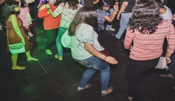 Viral News : पति ने वाइफ को अपनी पार्टी में नहीं किया इनवाइट, फिर पत्नी ने मांग लिया तलाक, अब देने पड़ेंगे 9000 करोड़