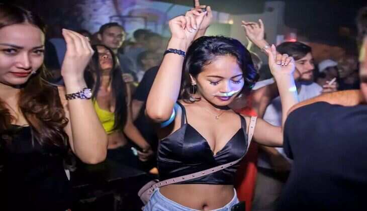 Delhi Nightlife : नाइटलाइफ एंजॉय करने के लिए दिल्ली की ये 5 जगहें हैं बेस्ट,  सस्ते में पूरी रात कर सकते हैं मौज-मस्ती
