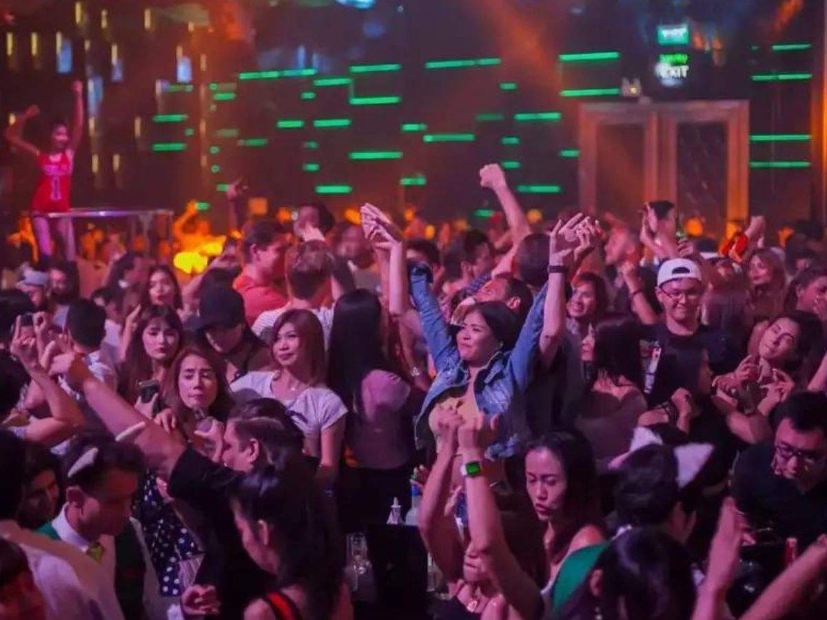 Best Nightlife : इन शहरों में कभी नहीं होती रात, यहां मौज मस्ती करने के लिए दूर दूर से आते हैं लोग 