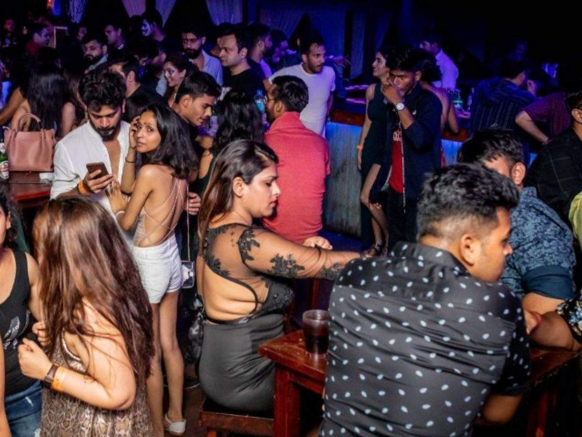 Nightlife in Delhi NCR : रात का मजा लेने के लिए चुने  Delhi की ये 8 जगहें जहां विदेशों से भी आते हैं लोग