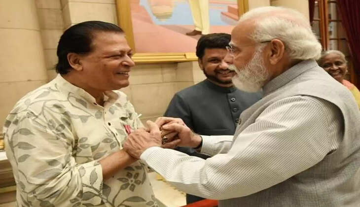 Success Story:  पहले घर-घर बेचीं सड़ियां, आज हैं 50 करोड़ कंपनी के मालिक, जानें इनकी सफलता की कहानी