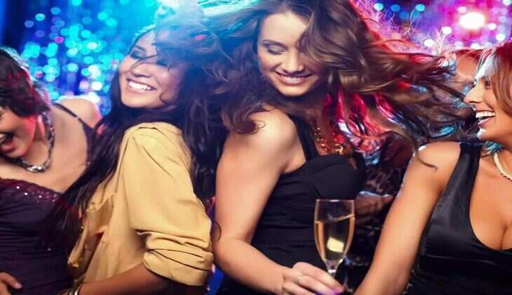 रात के 11 बजे के बाद रंगीन हो जाती हैं Delhi की ये 8 जगहें, विदेशों से भी आते हैं लोग