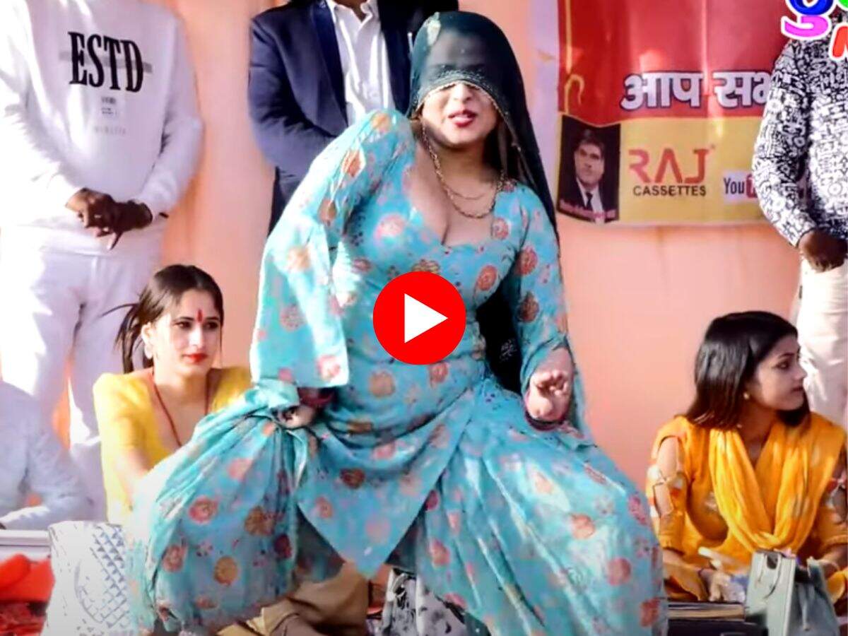 Haryanvi Dance : लांबा लांबा घूंघट पर मुस्कान बेबी ने काटा गदर, रंगीन लाइटों के बीच लकचाई कमर