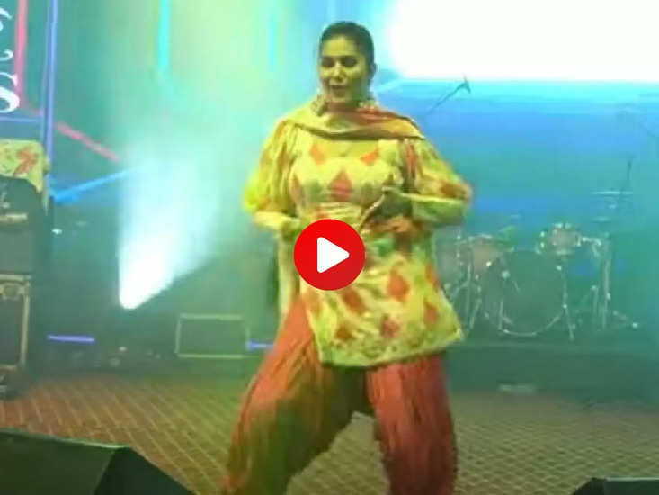 Sapna Choudhary Video : देसी क्वीन ने हरियाणवी गाने पर हिलाई पतली कमरिया