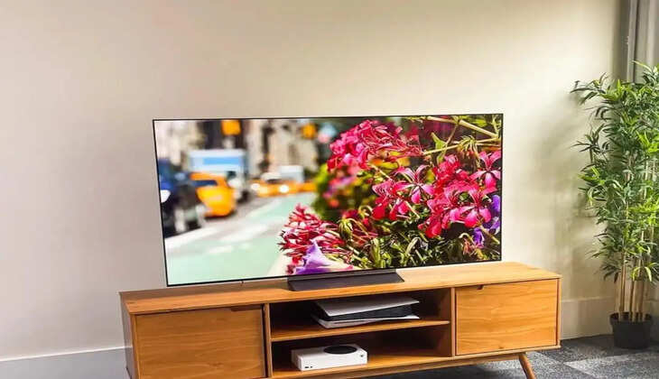 मात्र 13 हजार रुपये में मिल रहा 50-इंची Smart TV, खरीदने के लिए टूट पड़े लोग