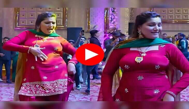 Sapna Choudhary Viral Dance : सपना चौधरी ने स्टेज पर किया बदनतोड़ डांस, अदाएं देख फैंस के छूटे पसीने