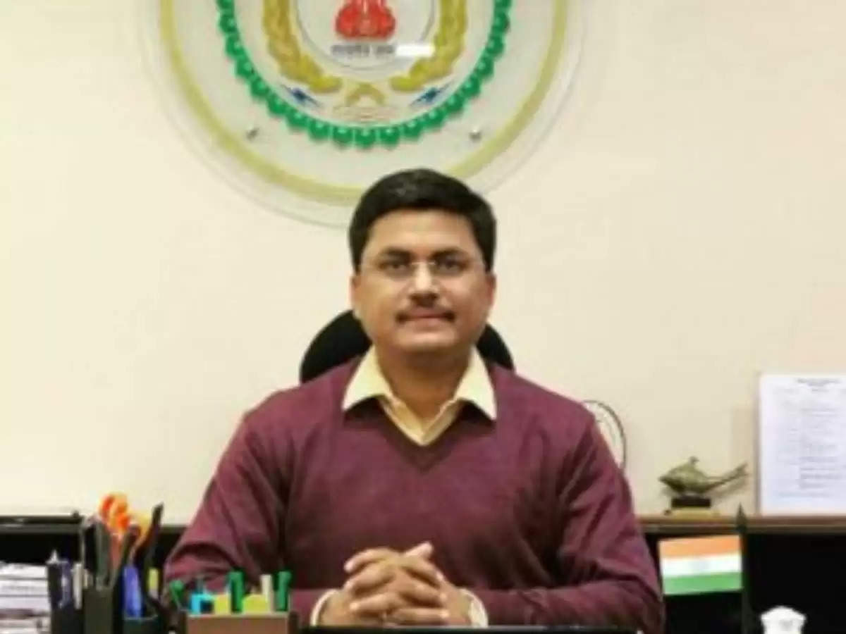 IAS ने कहा जिंदगी में नंबर ही सब कुछ नहीं, शेयर की अपनी 10वीं-12वीं मार्कशीट 