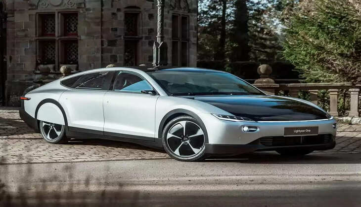 लॉन्च हुई सोलर इलेक्ट्रिक कार, 7 माहा तक दौड़ेगी ये कार